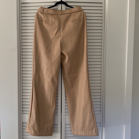 🔥🔥TREND ALERT🔥🔥 7 For All Mankind Tan Wide Legs Faux Leather Pants. Size M - Picture 2 of 4